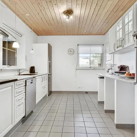 3 Bedroom In Tranekaer * Hou (Syddanmark)