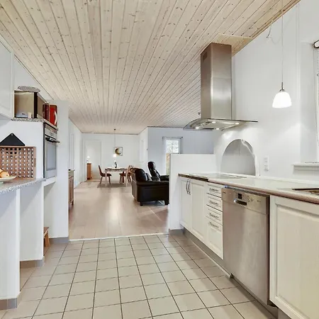 3 Bedroom In Tranekaer * Hou (Syddanmark)