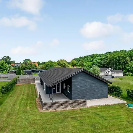 3 Bedroom In Tranekaer Hou (Syddanmark)